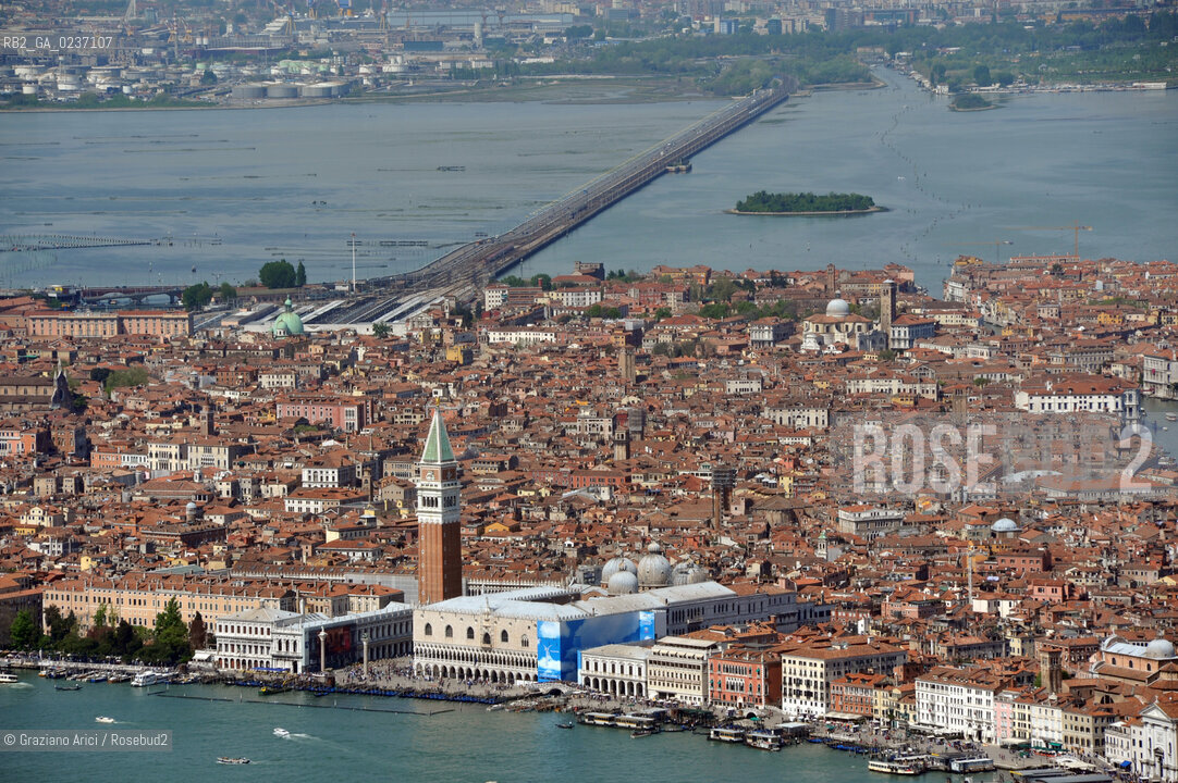 Venezia maggio 2011 - Foto Aerea S.Giorgio ©Graziano Arici/Rosebud2.Venice mai 2011 - Aerial View of S.Giorgio©Graziano Arici/Rosebud2