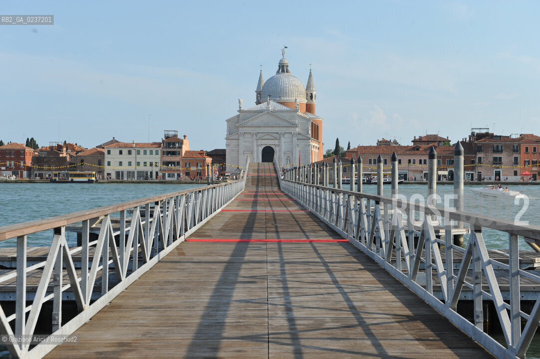 Venice 16/7/11 - boat-Bridge in Giudecca Canal for the Redentore Feast festa fuochi dartificio ©Graziano Arici/Rosebud2