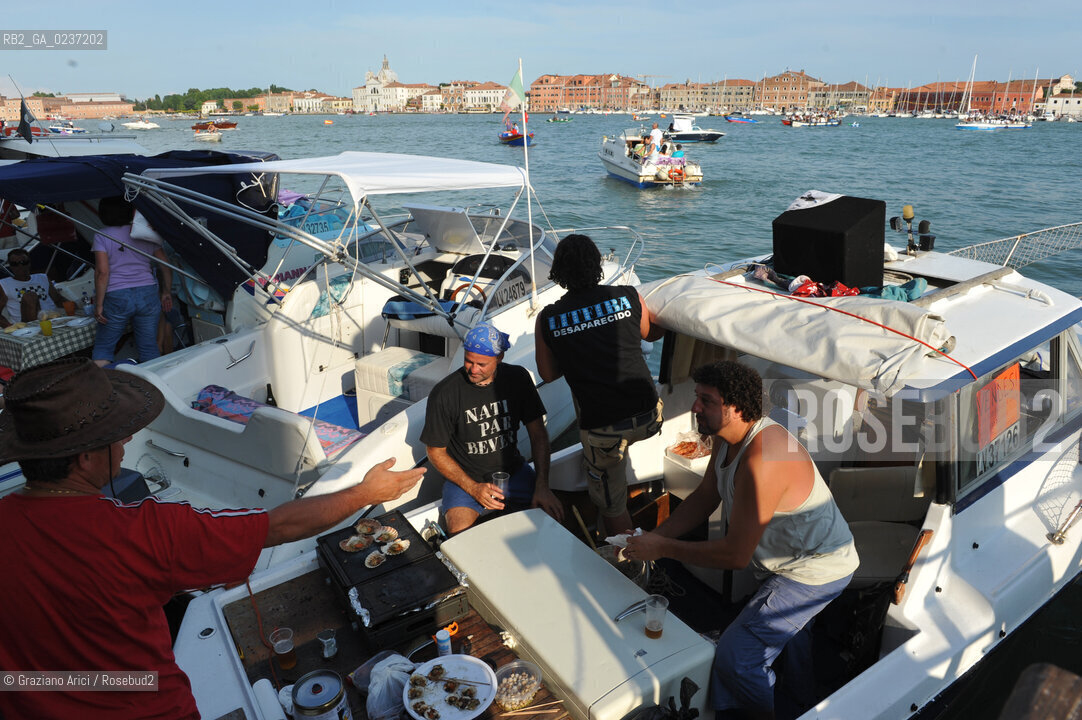 Venice 16/7/11 - boat-Bridge in Giudecca Canal for the Redentore Feast festa fuochi dartificio ©Graziano Arici/Rosebud2