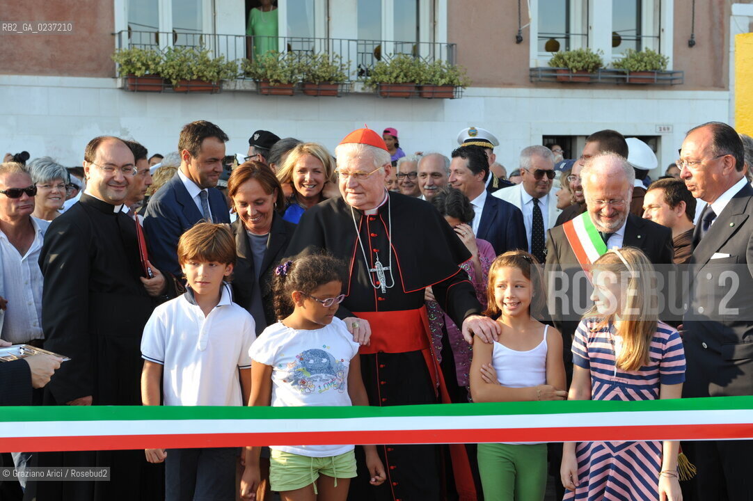 Venice 17/7/11 - The cardinal Angelo Scola with the Major of Veneice Orsoni over the Boat-Bridge in Giudecca Canal for the Redentore Feast festa fuochi dartificio ©Graziano Arici/Rosebud2