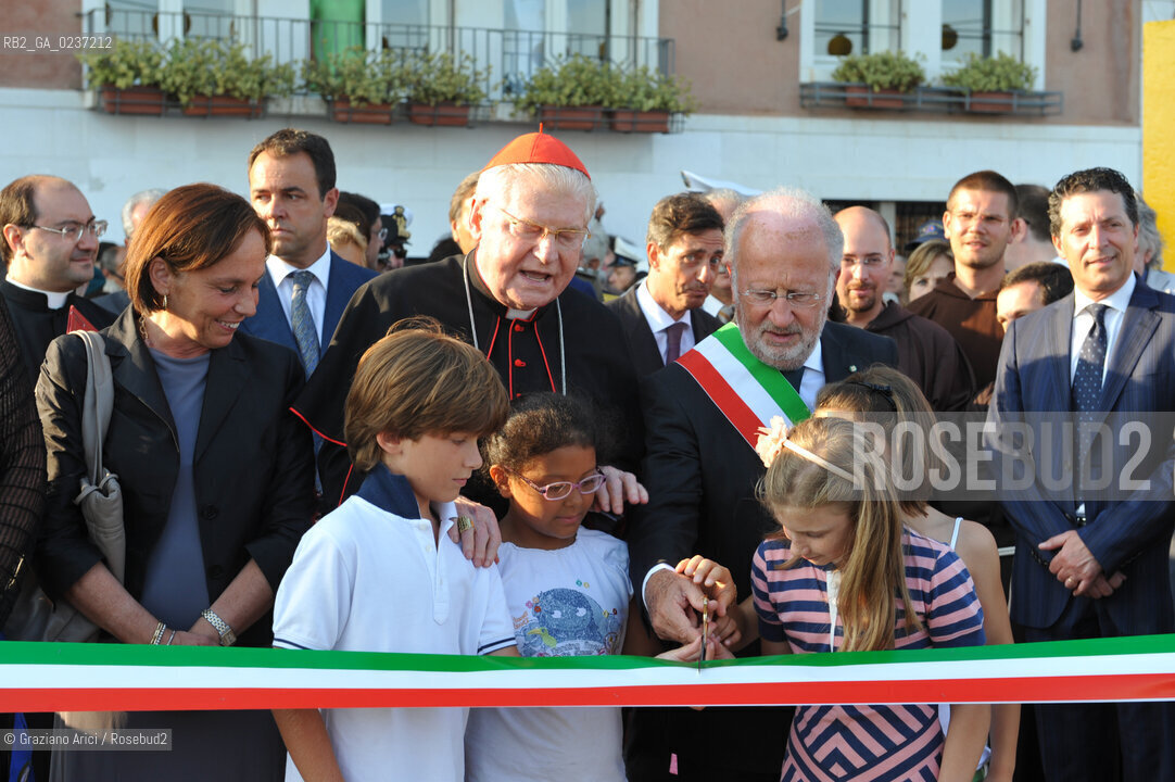 Venice 17/7/11 - The cardinal Angelo Scola with the Major of Veneice Orsoni over the Boat-Bridge in Giudecca Canal for the Redentore Feast festa fuochi dartificio ©Graziano Arici/Rosebud2