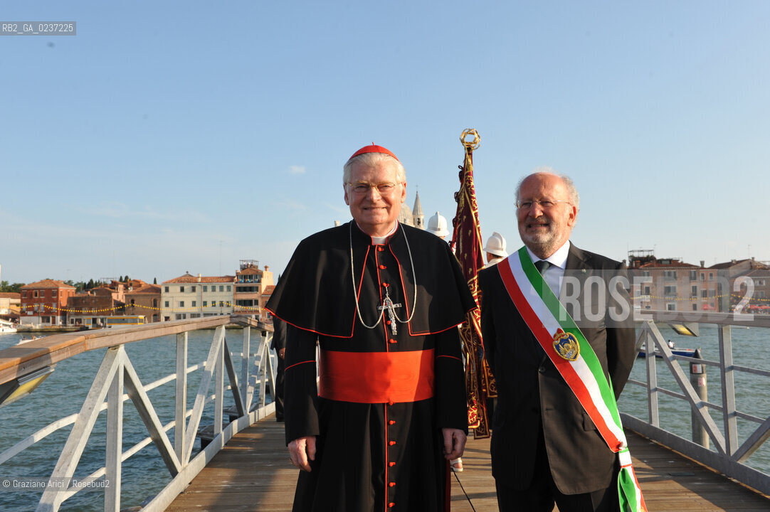 Venice 16/7/11  - The cardinal Angelo Scola with the Major of Veneice Orsoni over the Boat-Bridge in Giudecca Canal for the Redentore Feast festa fuochi dartificio ©Graziano Arici/Rosebud2