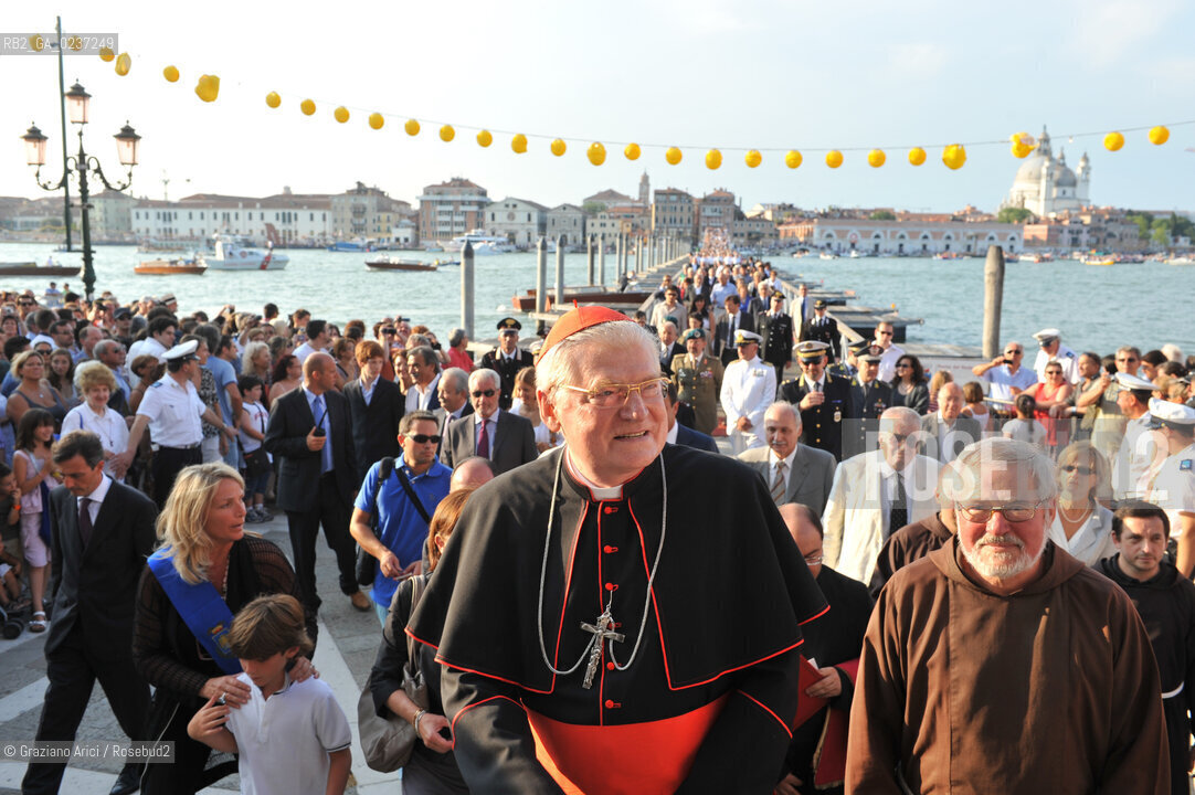 Venice 16/7/11 - The cardinal Angelo Scola over the Boat-Bridge in Giudecca Canal for the Redentore Feast festa fuochi dartificio ©Graziano Arici/Rosebud2