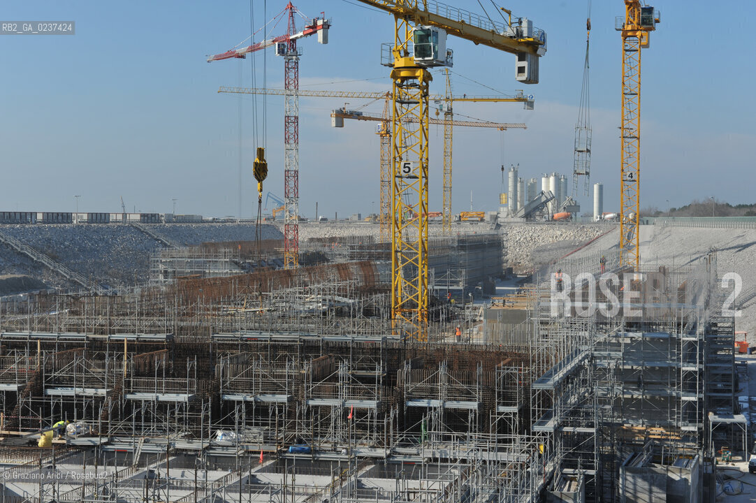 VENEZIA 1/2/11 - LAVORI IN CORSO ALLA BOCCA DI PORTO DI CHIOGGIA ©Graziano Arici/Rosebud2 CONSORZIO VENEZIA NUOVA