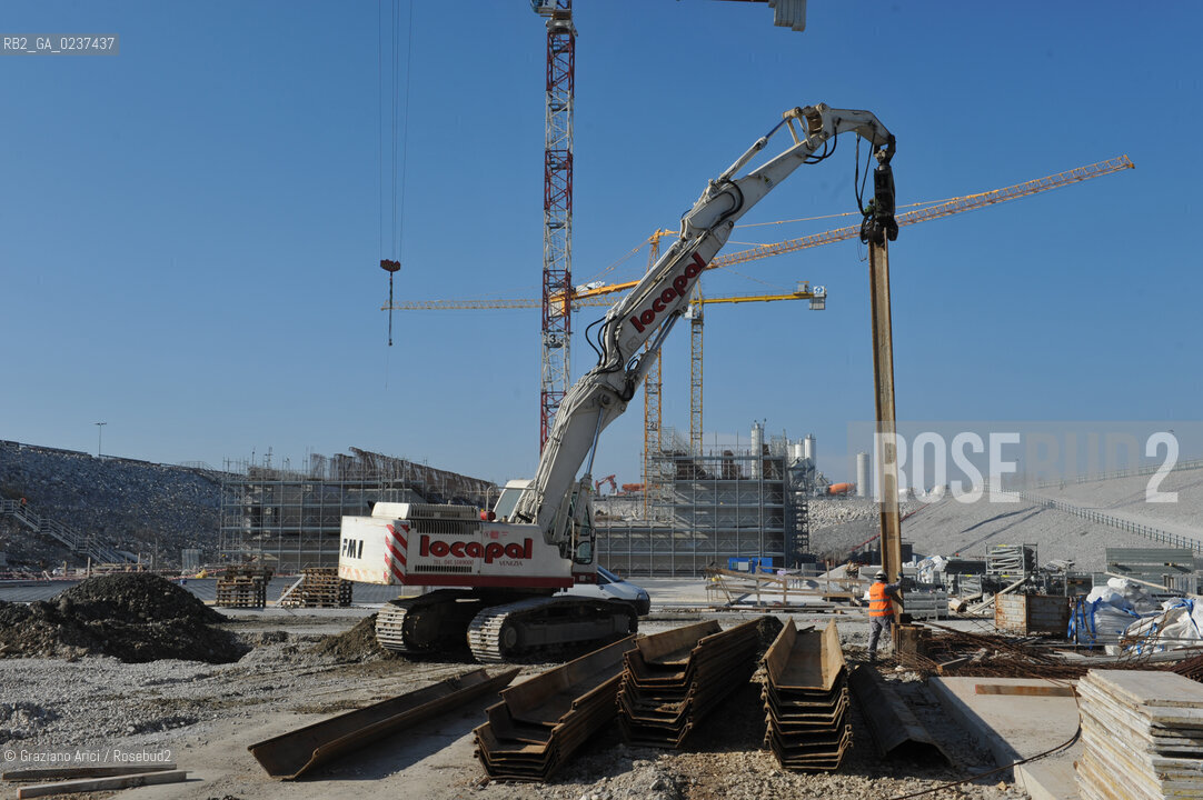 VENEZIA 1/2/11 - LAVORI IN CORSO ALLA BOCCA DI PORTO DI CHIOGGIA ©Graziano Arici/Rosebud2 CONSORZIO VENEZIA NUOVA