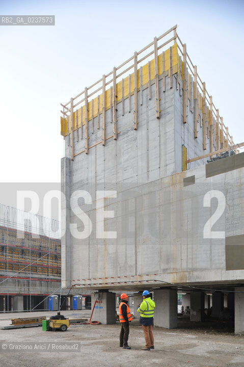 VENEZIA 15/12/10 - LAVORI ALLA BOCCA DI PORTO DI MALAMOCCO SICUREZZA  ©Graziano Arici/Rosebud2  CONSORZIO VENEZIA NUOVA