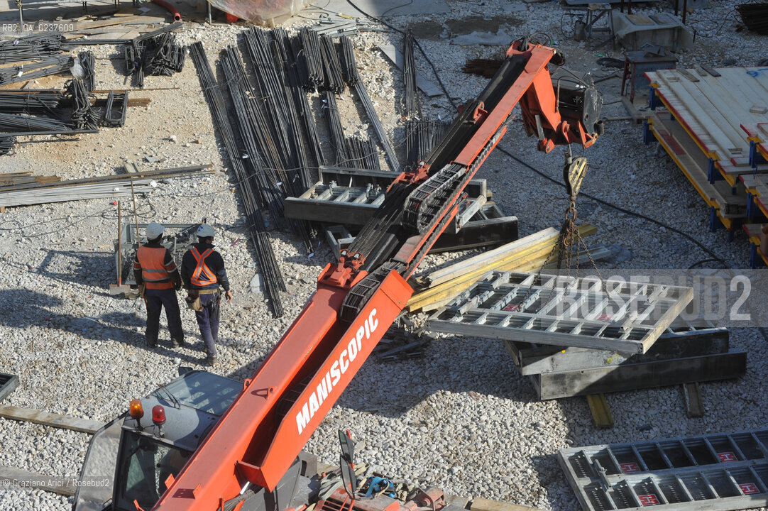 VENEZIA 3/2/11 - LAVORI IN CORSO ALLA BOCCA DI PORTO DI LIDO LATO TREPORTI ©Graziano Arici/Rosebud2 CONSORZIO VENEZIA NUOVA