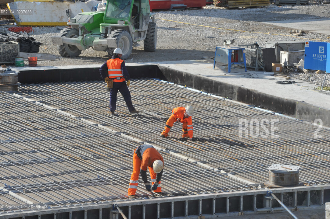 VENEZIA 3/2/11 - LAVORI IN CORSO ALLA BOCCA DI PORTO DI LIDO LATO TREPORTI ©Graziano Arici/Rosebud2 CONSORZIO VENEZIA NUOVA