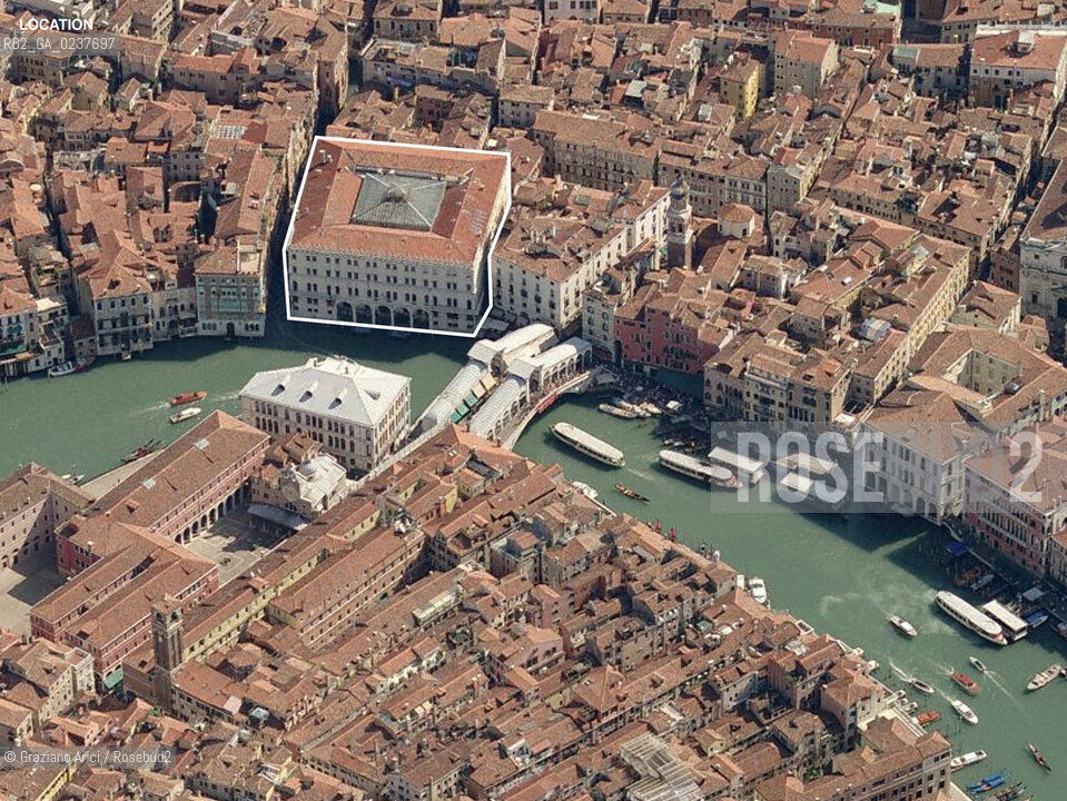 Venezia - Rendering del progetto di Rem Koolhaas per il Fontego dei Tedeschi © archivio graziano arici LArchivio Arici non è riuscito ad avere informazioni sullautore di questa foto. Siamo comunque a disposizione di qualunque avente diritto per riconoscere eventuali proprietà intellettuali che non sia stato possibile fin qui attribuire. .Qualora si fosse inavvertitamente leso qualsiasi diritto di riproduzione, si prega di contattare lArchivio che provvederà a rimuovere le immagini in questione..La cessione dei diritti di questa immagine si intende per quanto di nostra competenza. Non comprende invece le eventuali spese  relative a diritti che potranno essere richiesti dagli Enti o persone fisiche cui appartengono eventualmente i soggetti  ripresi. Tali costi, ove necessari, e l’espletamento di qualsivoglia pratica di richiesta di concessione del permesso di pubblicazione sono esclusivamente a carico e a cura del soggetto acquirente di questa immagine.