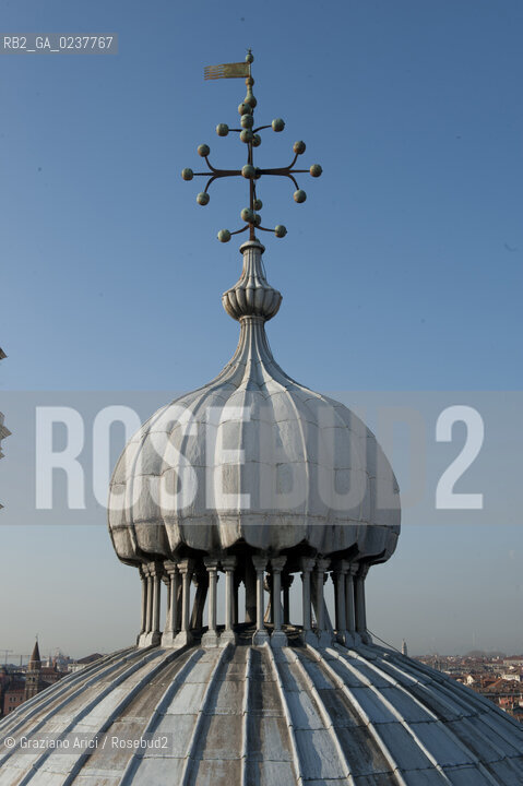 Venezia 12/1/12 - Lavori di restauro delle Cupole della Basilica di San Marco di Venezia. I lavori di restauro sono diretti dalla Procuratoria della Basilica e da 1000 anni fanno in modo che la complessa struttura sia continuamente monitorata e restaurata - dome of the St:Marks Basilik ©Graziano Arici/Rosebud2