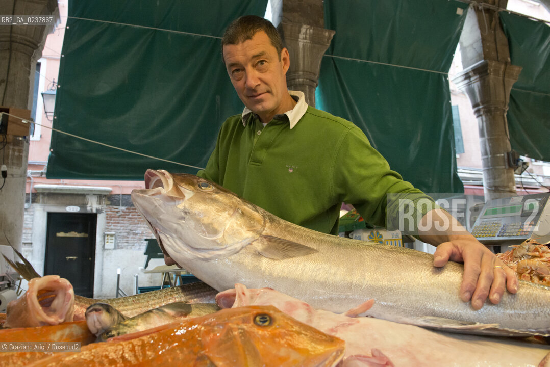 Venice 5/5/12 - One of the best fishmonger in the Rialto Fishmarket. Marco Bergamasco - pescivendolo di Rialto pesce mercato ©Graziano Arici/Rosebud2