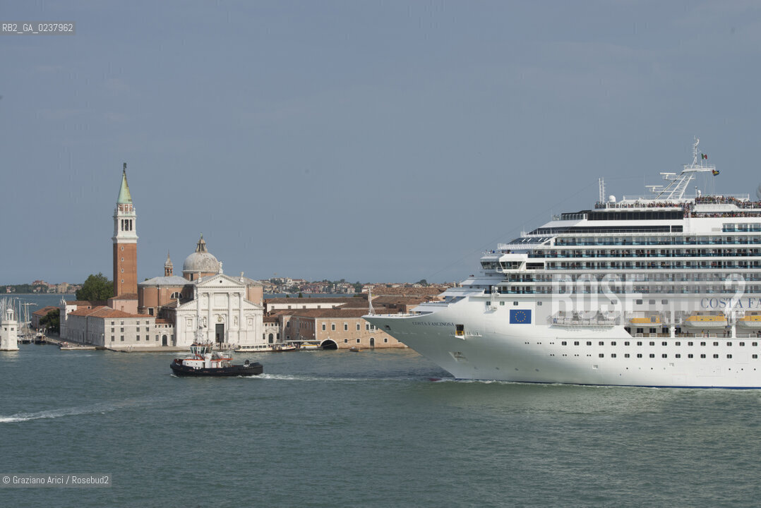 Venice, june 2012 - A cruise liner in St.Mark Bassin - nave da crociera nel bacino di S.Marco transantlatico ©Graziano Arici/Rosebud2