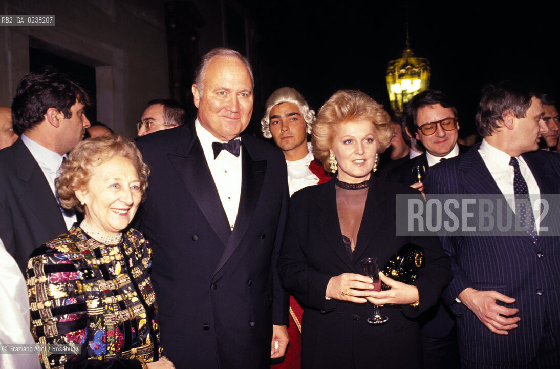 Venezia,1995.Ritratto del Generale dellesercito americano durante la guerra Usa-Iraq Norman Schwarzkopf con la cantante lirica italiana, la soprano Katia Ricciarelli.Ritratto guerra golfo generale esercito politica .Venice,1995.Portrait of the United States Army general, was commander of the Coalition Forces in the Persian Gulf War of 1991 with the Italian soprano Katia Ricciarelli  ©Graziano Arici/Rosebud2