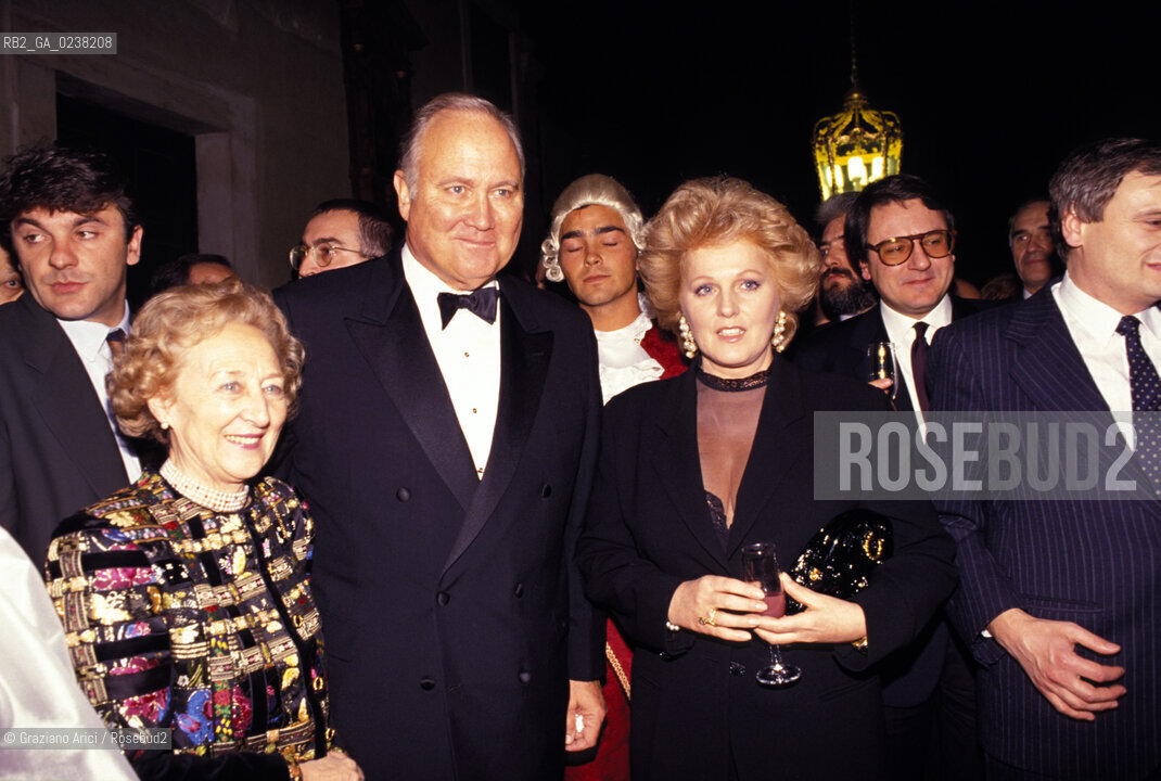 Venezia,1995.Ritratto del generale dellesercito americano durante la guerra Usa-Iraq Norman Schwarzkopf con la cantante lirica Katia Ricciarelli.Ritratto guerra golfo generale esercito politica .Venice,1995.Portrait of the United States Army general, was commander of the Coalition Forces in the Persian Gulf War of 1991, with the Italian soprano Katia Ricciarelli. ©Graziano Arici/Rosebud2