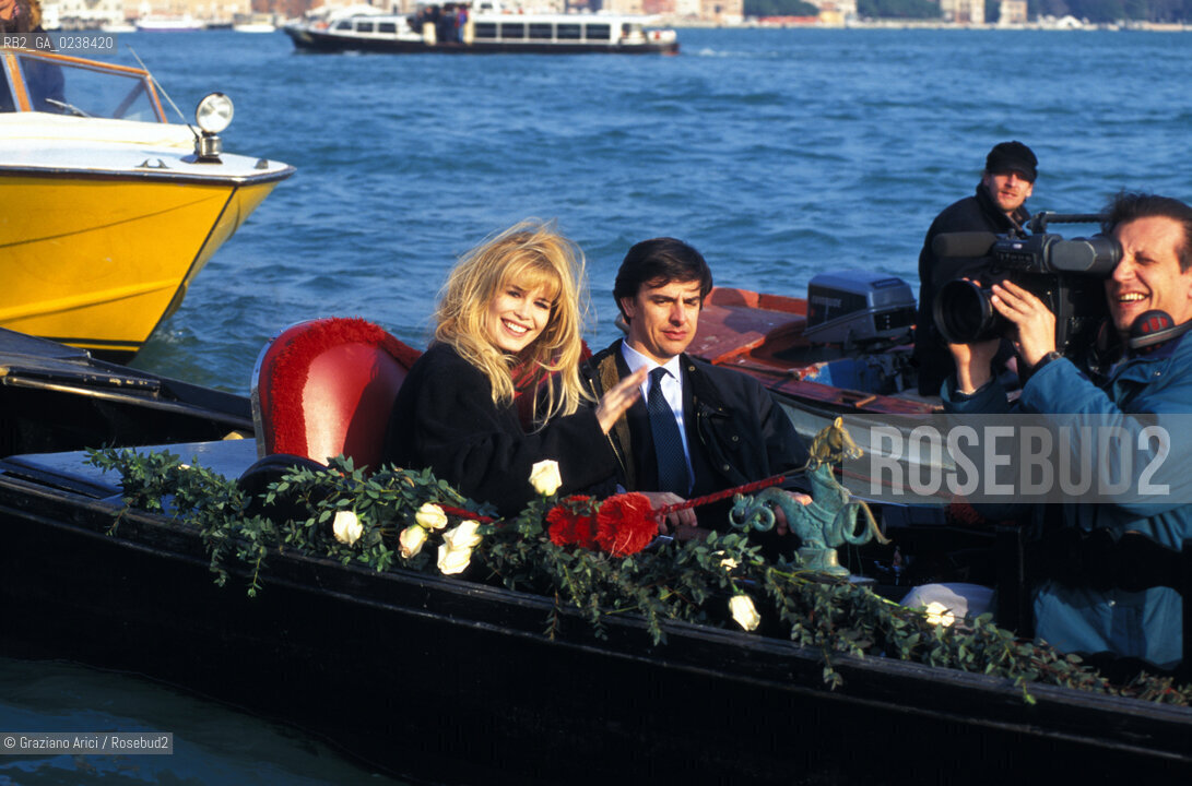 Venezia,1996.Ritratto della top model Claudia Schiffer a Venezia.Moda top model indossatrice modella gondola.Venice,1996.Portrait of the fashion top model Claudia Schiffer in Venice ©Graziano Arici/Rosebud2