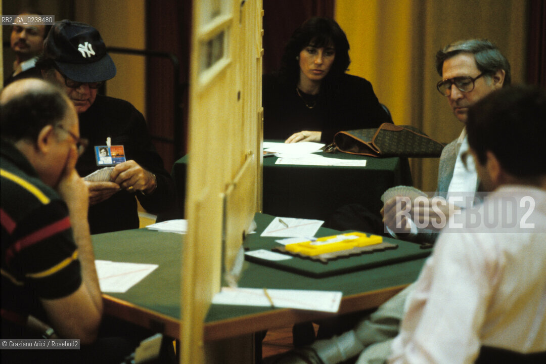 - Casinò del Lido di Venezia 1991.Olimpiade del bridge. Gioco giocatori bridge olimpiadi.-  Lido of Venice 1991.Bridgès Olympics ©Graziano Arici/Rosebud2
