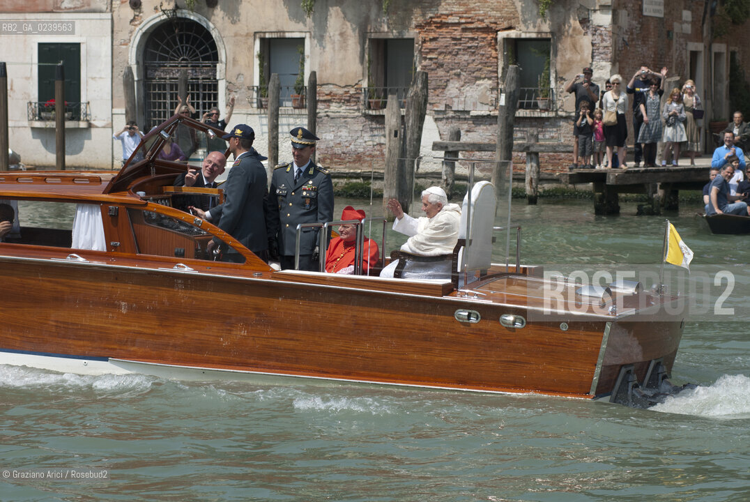 Venice 8/5/11 - Benedict XVIs visit to the Diocese of the Northeast: Pope Ratzinger visit the city of Venice in S.Marks Place with the Cardinal Scola papa piazza s.marco ©Graziano Arici/Rosebud2