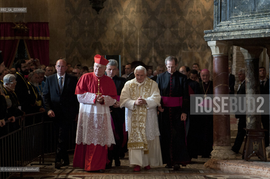 Venice 8/5/11 - Benedict XVIs visit to the Diocese of the Northeast: Pope Ratzinger visit the city of Venice in S.Marks Place with the Cardinal Scola papa piazza s.marco ©Graziano Arici/Rosebud2