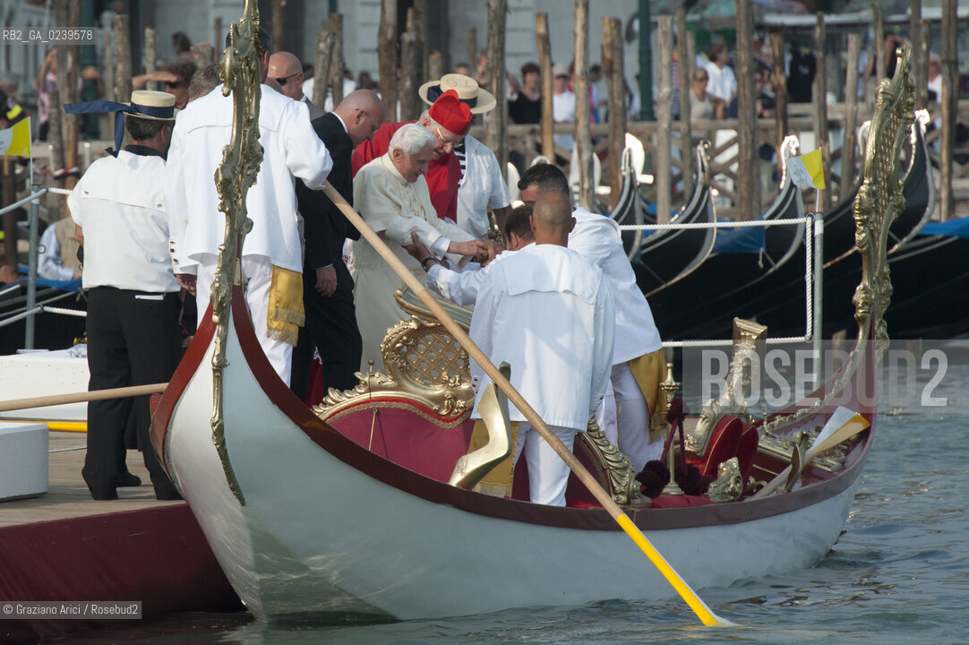 Venice 8/5/11 - Benedict XVIs visit to the Diocese of the Northeast: Pope Ratzinger visit the city of Venice in S.Marks Place with the Cardinal Scola papa piazza s.marco ©Graziano Arici/Rosebud2