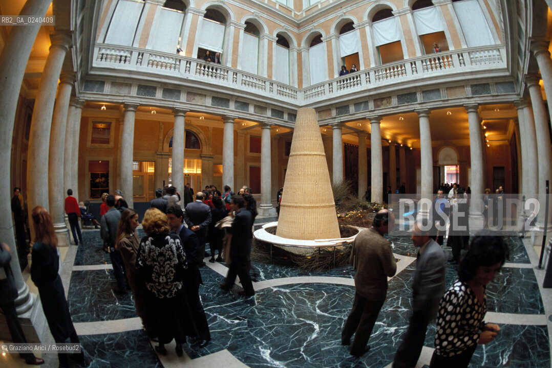 Venezia,1987.Palazzo Grassi. Mostra Effetto Arcimboldo. Mostra esposizione Arcimboldo.Venice,1987. Palazzo Grassi. Exhibition Effetto Arcimboldo  ©Graziano Arici/Rosebud2