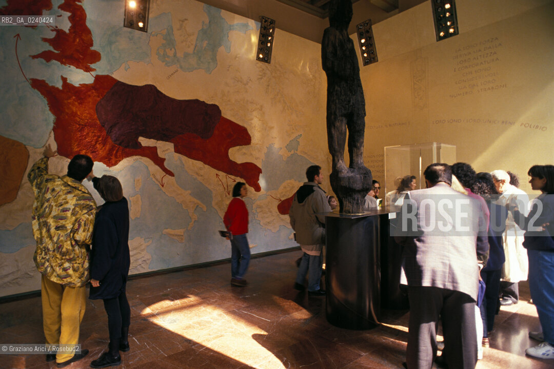 Venezia,1991. Palazzo Grassi. Mostra I Celti.La prima Europa. Arte Celtico Celti Mostra.Venice,1991. Palazzo Grassi. Exhibition I Celti.La prima Europa ©Graziano Arici/Rosebud2
