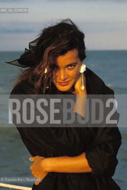 - Venezia, 1981.Festival Internazionale dArte Cinematografica di Venezia.Ritratto dellattrice Marina Suma. Cinema ritratto attrice mare spiaggia lido.- Venice,1981.Venice International Film Festival.Portrait of actress Marina Suma MES  ©  Graziano Arici  astga ©Graziano Arici/Rosebud2