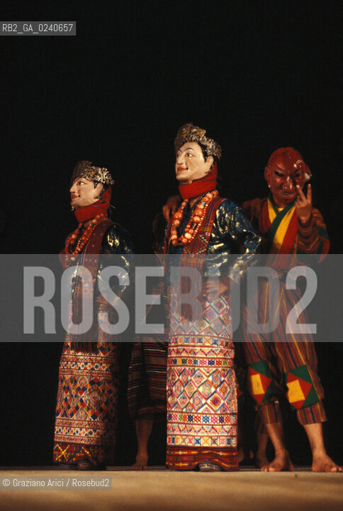 - Venezia,1980.Biennale Teatro.Danza orientale India Buthan DANZA oriente ballo teatro.- Venice,1980. Theater Biennale. Dancing Bhutan MES ©Graziano Arici/Rosebud2  astga ©Graziano Arici/Rosebud2
