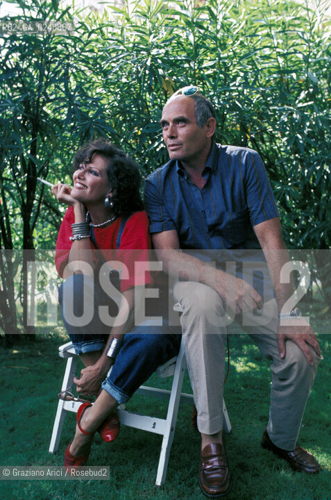 - Venezia, 1987. 44°Festival Internazionale dArte Cinematografica di Venezia.Ritratto dellattrice Claudia Cardinale insieme al marito Pasquale Squitieri . Cinema ritratto attrice coppia regista.- Venice,1987. 44th Venice International Film Festival.Portrait of the actress Claudia Cardinale with her husband, the director Pasquale Squitieri  MES ©  Graziano Arici