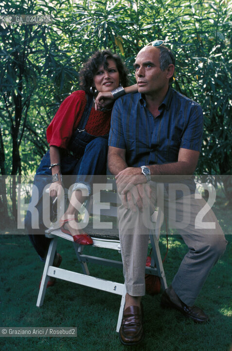 - Venezia, 1987. 44°Festival Internazionale dArte Cinematografica di Venezia.Ritratto dellattrice Claudia Cardinale insieme al marito Pasquale Squitieri . Cinema ritratto attrice coppia regista.- Venice,1987. 44th Venice International Film Festival.Portrait of the actress Claudia Cardinale with her husband, the director Pasquale Squitieri  MES ©  Graziano Arici