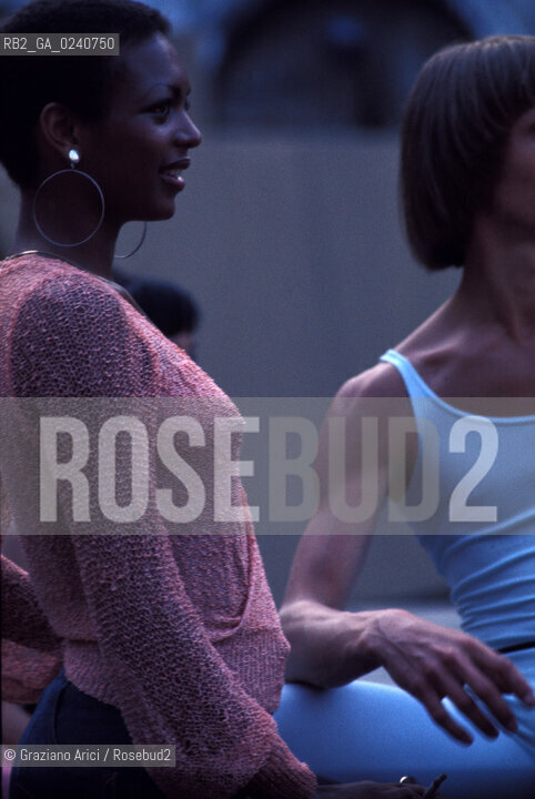 - Venezia,Gran Teatro la Fenice,1983.Underwood,Coreografia di Carolyn Carlson e Larrio Ekson,corpo di ballo Teatro e Danza la Fenice di Carolyn Carlson.DANZA balletto corpo ballo corps choreografo choreographer Choreographed.- Venice,Gran Teatro la Fenice,1983.Underwood,Choreographed by Carolyn Carlson and Larrio Ekson,corps de ballet Carolyn Carlsons la Fenice Theatre and Dance MES ©Graziano Arici/Rosebud2