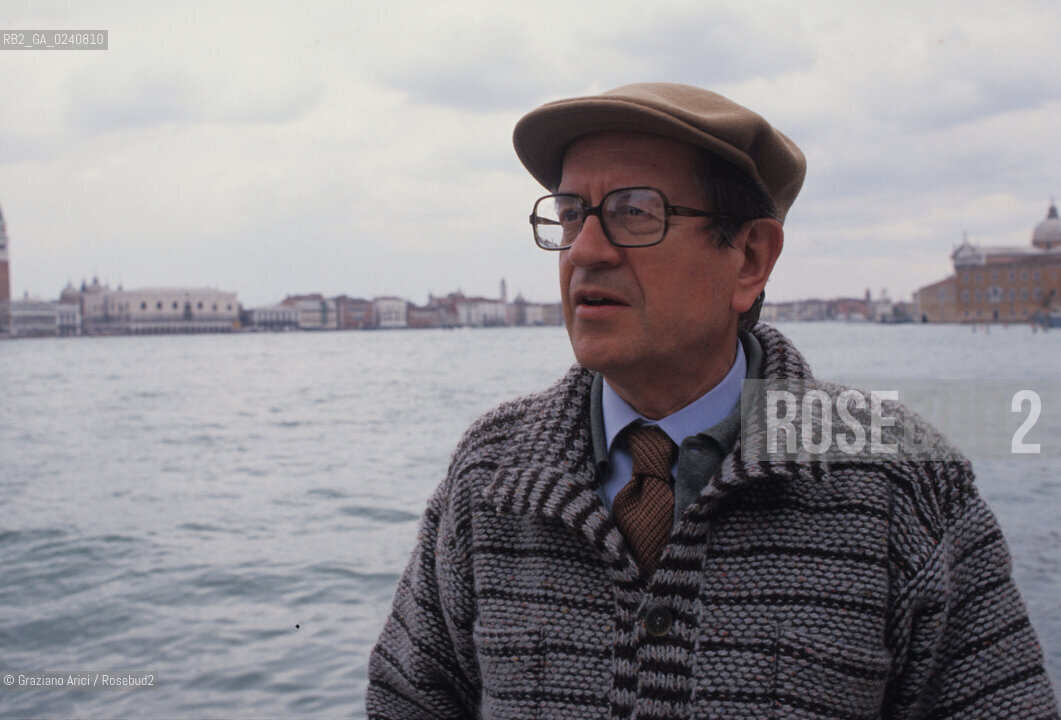 - Venezia,1993.Ritratto del giornalista Lamberto Sechi a Venezia.Giornalismo giornalista ritratto.- Venice,1993.The journalist Lamberto Sechi in Venice ©Graziano Arici/Rosebud2