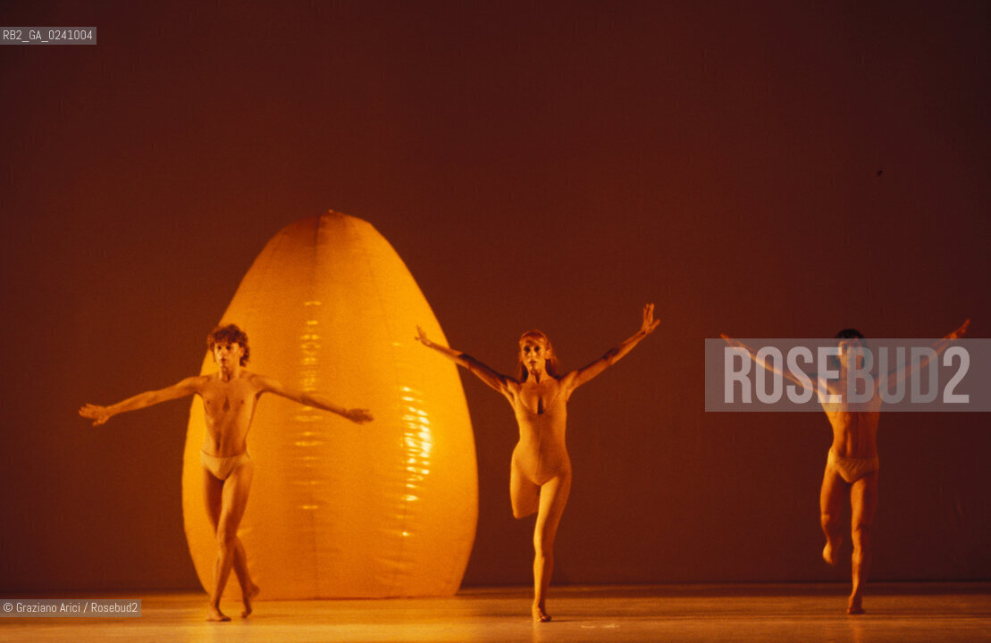 -Venezia,1981. Biennale Musica. Il balletto pantomima  Le Bal Mirò, opera di Silvano Bussotti. Musica Danza Mirò balletto coreografia scenografia contemporaneo.-Venice,1981. Music Biennale. The ballet Le Bal Mirò, by Silvano Bussotti ©Graziano Arici/Rosebud2
