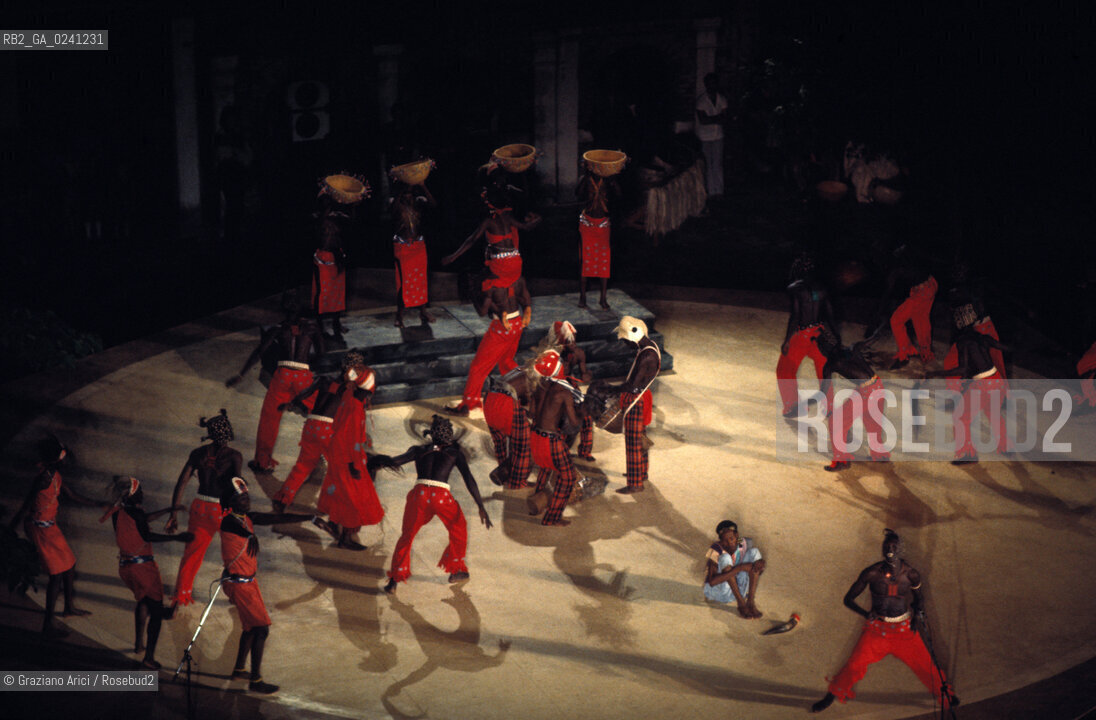 -Venezia,1975. Biennale Danza. Balletto nazionale del Senegal. Danza ballo ballerino Senegal.-Venice,1975. Dance Biennale.National Ballet of Senegal.MES ©Graziano Arici/Rosebud2 .