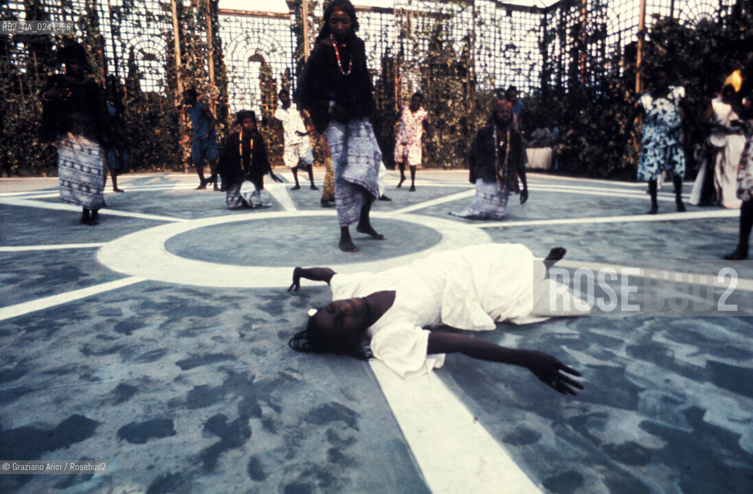 -Venezia,1975. Biennale Danza. Balletto nazionale del Senegal. Danza ballo ballerino Senegal.-Venice,1975. Dance Biennale.National Ballet of Senegal.MES ©Graziano Arici/Rosebud2 .  astga ©Graziano Arici/Rosebud2