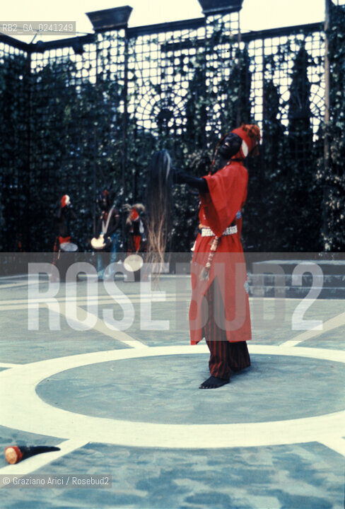 -Venezia,1975. Biennale Danza. Balletto nazionale del Senegal. Danza ballo ballerino Senegal.-Venice,1975. Dance Biennale.National Ballet of Senegal.MES ©Graziano Arici/Rosebud2 .  astga ©Graziano Arici/Rosebud2
