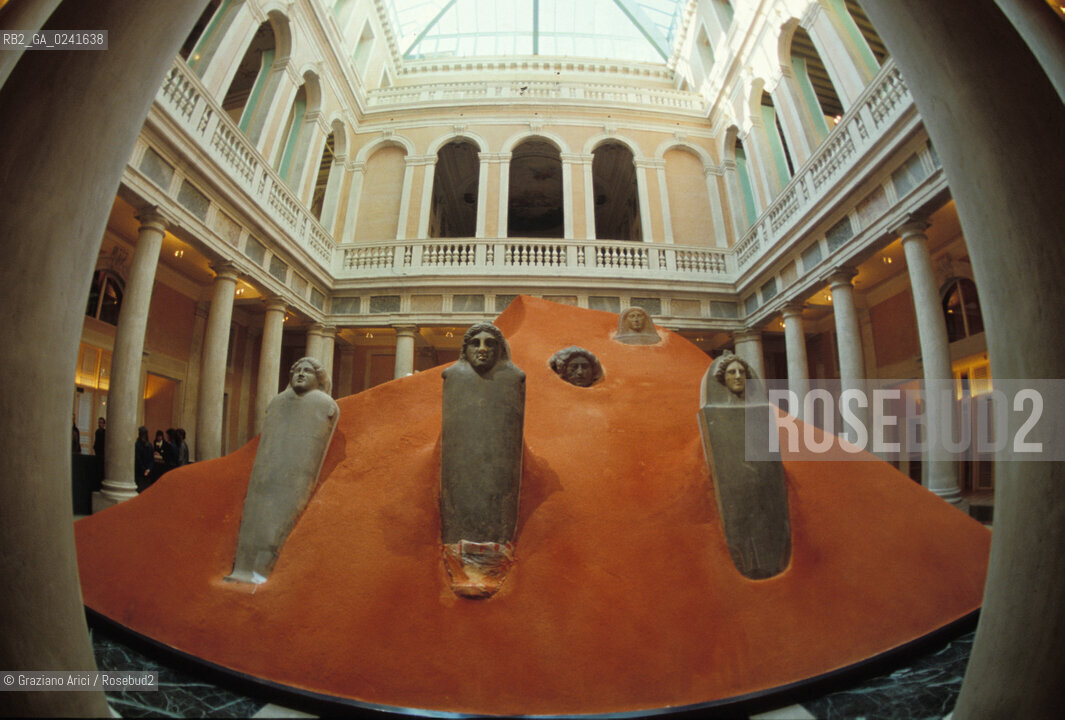 Venezia,1988.Palazzo Grassi. Mostra I Fenici. Arte mostra Storia fenicio Fenici civiltà popolazione.Venice,1988.Palazzo Grassi. Exhibition The Phoenicians ©Graziano Arici/Rosebud2