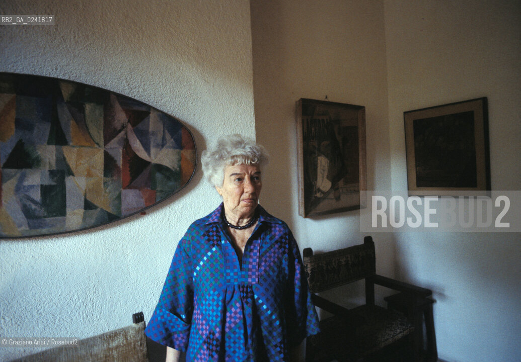 Venezia,1979.Palazzo Venier dei Leoni.Ritratto della collezionista darte Peggy Marguerite Guggenheim nella sua casa - Collezione Peggy Guggenheim.Arte collezionista ritratto casa collezione Museo Ritratto .Venice,1979.Palazzo Venier dei Leoni.Portrait of the art collector Peggy Marguerite Guggenheim at home ©Graziano Arici/Rosebud2  astga ©Graziano Arici/Rosebud2