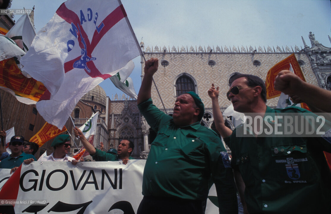 -Venezia,1997.Manifestazione della Lega Nord a Venezia in Piazza San Marco. politica partito nord Lega manifestazione corteo -Venice,1997:Demonstration of Lega Nord Party in Saint Marks square ©Graziano Arici/Rosebud2