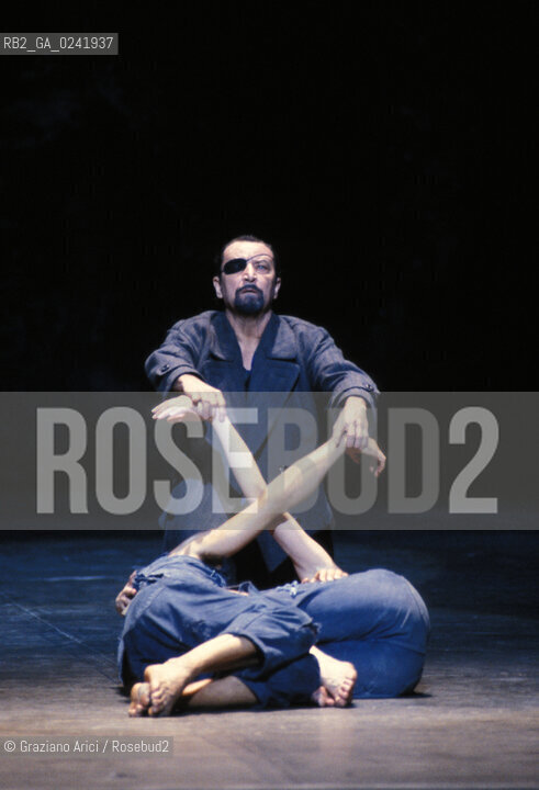 -Venezia,1990. Gran teatro La Fenice. Balletto Loro del Reno coreografato da Maurice Bejart, musiche di Richard Wagner, corpo di Ballo Bejart Ballet Lausanne -Venice,1990. Gran teatro La Fenice.Ballet Loro del Reno,choreographed by Maurice Bejart,music by Richard Wagner,corps de ballet Bejart ballet Lausanne DAS RHEINGOLD ©Graziano Arici/Rosebud2