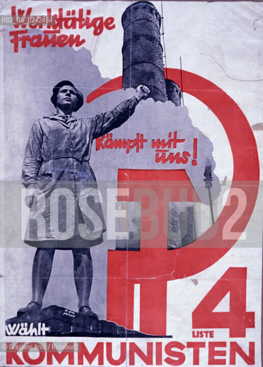 Manifesto sulla condizione della donna. Femminismo donna condizione lotta movimento politica rapporto cultura sesso potere sociale famiglia autonomia classe femmina diritto voto uguaglianza libertà parità.Manifest on the feminine condition. Woman Feminism society condition status movement policy relation sex womens rights sexism voting cultural power liberal equality relation MES.Reproducted by Archivio Graziano Arici  astga ©Graziano Arici/Rosebud2