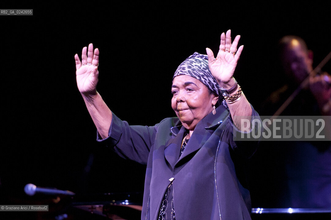 Venice, 26 july 2011 - The Cape Verdean popular singer Cesaria Evora, nicknamed the barefoot diva for performing without shoes, the best internationally known practitioner of morna music musica pop capoverde cantante ©Graziano Arici/Rosebud2.