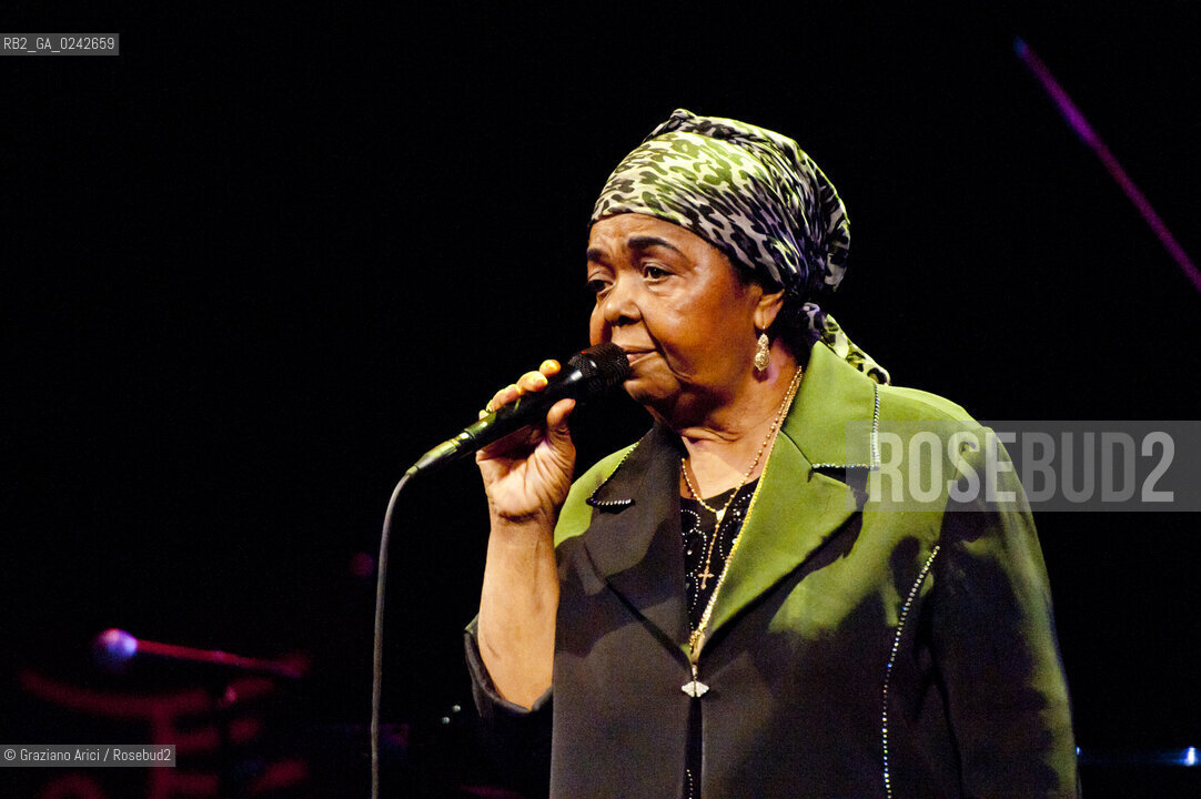 Venice, 26 july 2011 - The Cape Verdean popular singer Cesaria Evora, nicknamed the barefoot diva for performing without shoes, the best internationally known practitioner of morna music musica pop capoverde cantante ©Graziano Arici/Rosebud2.