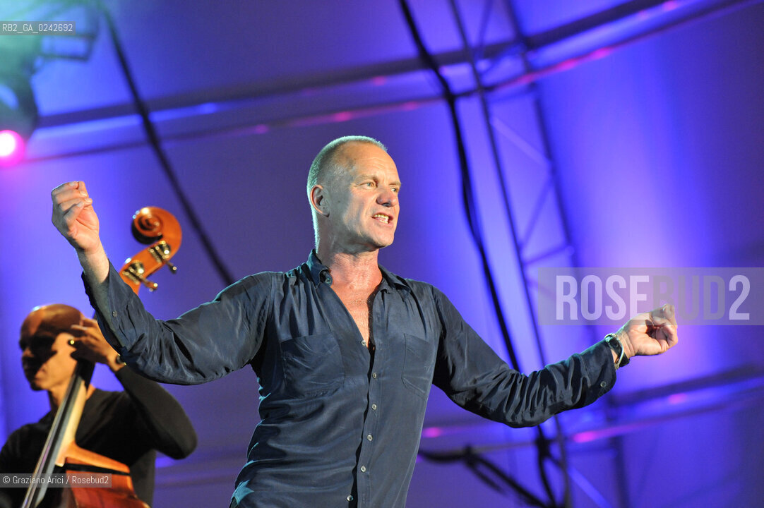 The English musician, singer-songwriter, activist, actor and philanthropist Sting (born Gordon Matthew Thomas Sumner on 2 October 1951), CBE, . Prior to starting his solo career, he was the principal songwriter, lead singer and bassist of the rock band The Police. musica pop rock cantante ©Graziano Arici/Rosebud2