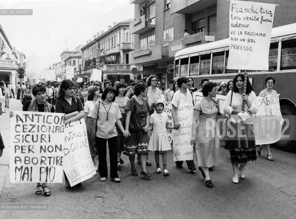 -Mestre(Venezia),6/1977.Manifestazione a favore della legge per laborto.Femminismo donna manifestazione diritto protesta aborto legge -Mestre(Venice),6/1977.Demonstration in support of abortion law MES ©Graziano Arici/Rosebud2  astga ©Graziano Arici/Rosebud2