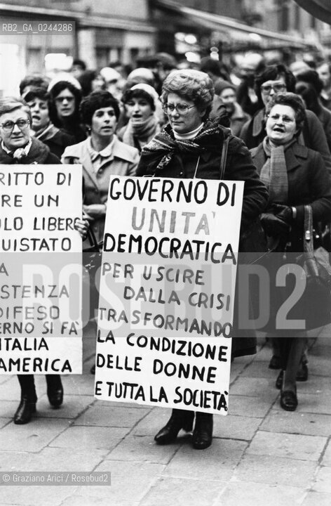 -Venezia,1978. Manifestazione regionale donne PCI. Politica società manifestazione protesta donna lotta diritto femminismo - Venice,1978. Regional demonstration of PCI party women MES ©Graziano Arici/Rosebud2  astga ©Graziano Arici/Rosebud2