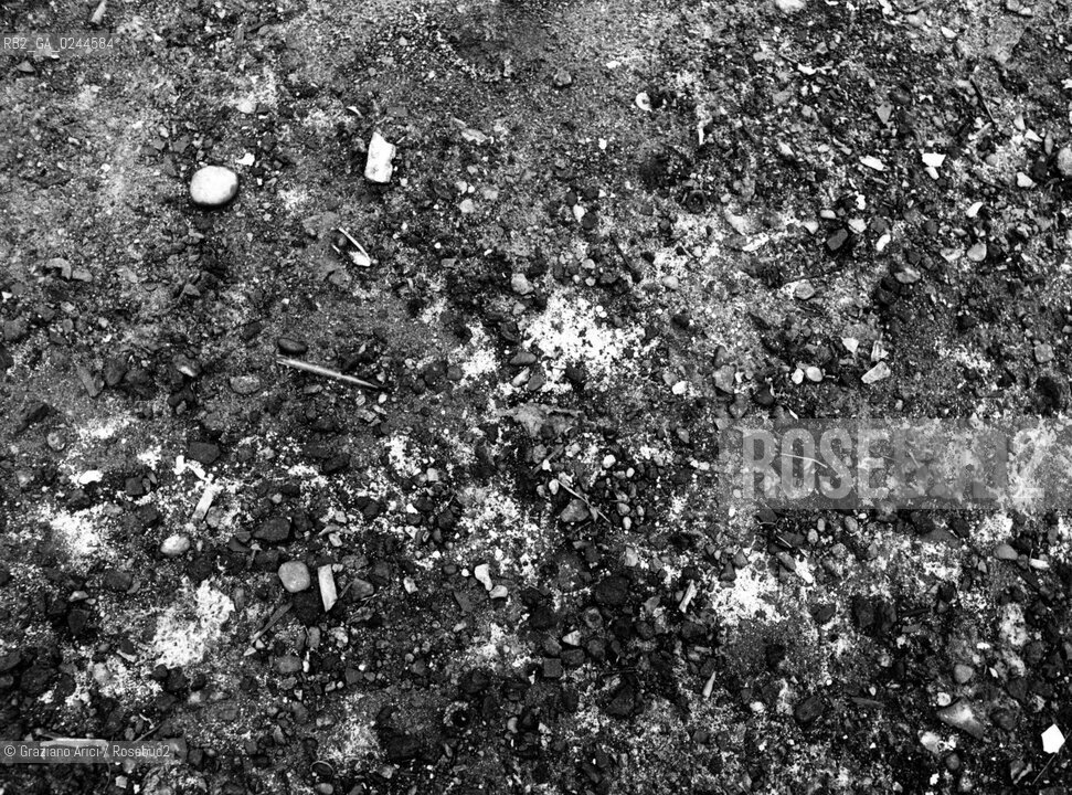 Mirano(Venezia),1976. Discarica di fanghi al mercurio Ecologia inquinamento ambiente mercurio tossico materiale discarica .Mirano (Venice),1979.Mercury sludge landfill.Pollution toxicity land MES © Archivio Graziano Arici  astga ©Graziano Arici/Rosebud2