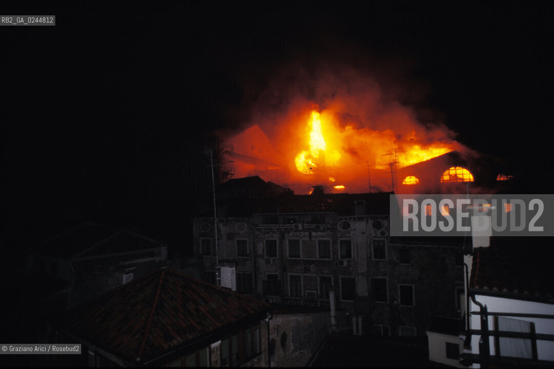 Venezia,29.01.1996.Incendio notturno al Gran Teatro La Fenice.teatro fuoco incendio fiamme distruzione bruciare -Venice, 29.01.1996.Destructive fire at the Gran teatro La Fenice. burn fire blaze ©Graziano Arici/Rosebud2