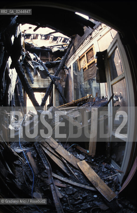 Venezia,febbraio 1996.Interni del Gran Teatro La Fenice dopo il devastante incendio del 29.01.1996:lentrata. teatro interno fuoco incendio fiamme distruzione bruciare -Venice, february 1996.Interior of the Gran teatro La Fenice after the fire of 29.01.1996:the entry. burn fire blaze theatre interior ©Graziano Arici/Rosebud2