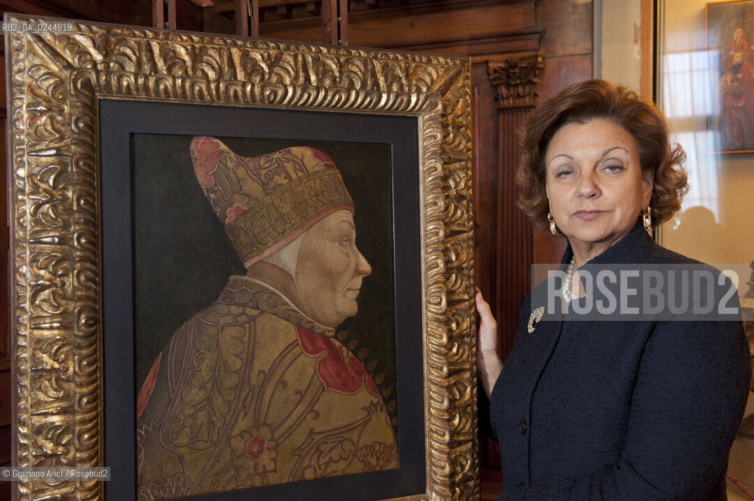 Venice 14/10/11 - The Director of Venice Museums Doundation Gabriella Belli in Correr Museum  - La Direttrice della Fondazione dei musei Civici di Venezia nel Museo Correr con il Ritratto del Doge Francesco Foscari di Lazzaro Bastiani arte ©Graziano Arici/Rosebud2