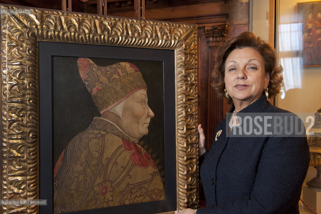 Venice 14/10/11 - The Director of Venice Museums Doundation Gabriella Belli in Correr Museum  - La Direttrice della Fondazione dei musei Civici di Venezia nel Museo Correr con il Ritratto del Doge Francesco Foscari di Lazzaro Bastiani arte ©Graziano Arici/Rosebud2